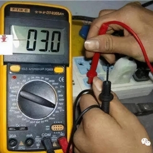 用万用表怎么判断零线和地线?零线与地线判断方法