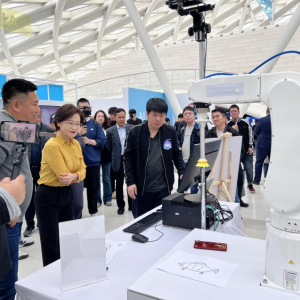 东土科技发布国内首个工业AI控制器